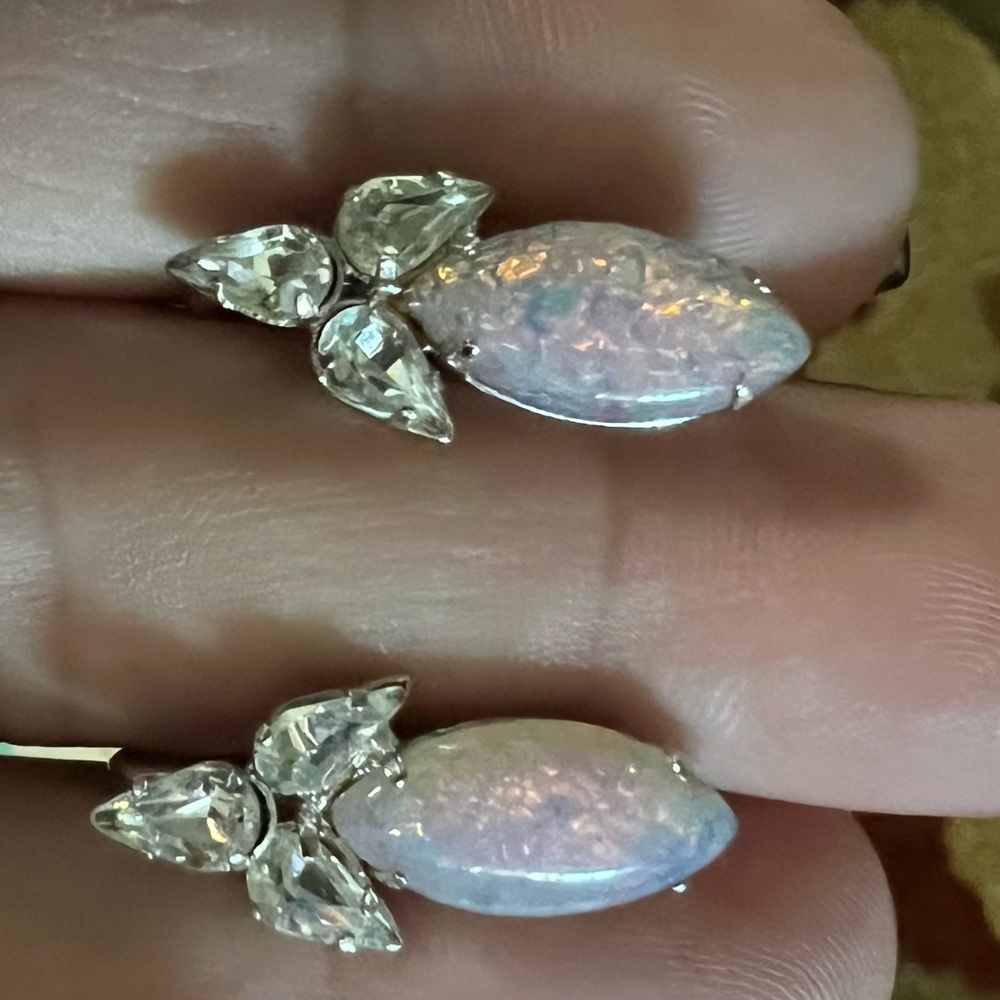 Vintage earrings clip on